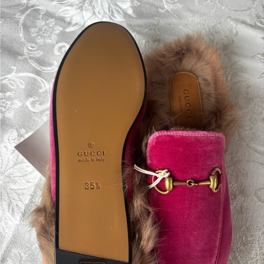 Gucci Fuchsia Princetown Velvet Loafers with Fur Trim - Picture 3 of 8